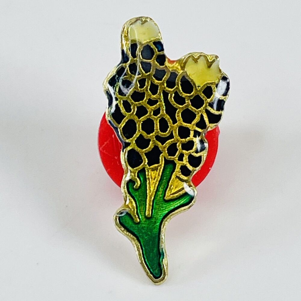 Vintage Gold Tone Black Enamel Berry Cluster Lapel Pin Brooch Fruit Hat Tie Tack